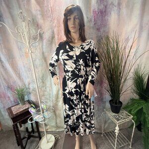 New📌 London Times Classic Print Lends A Timelessly Sleek Finish To This Dress